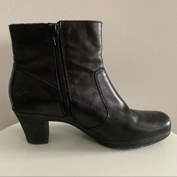Clarks - Black Leather Ankle Boots with Heel - Size 8M - Picture 6 of 12
